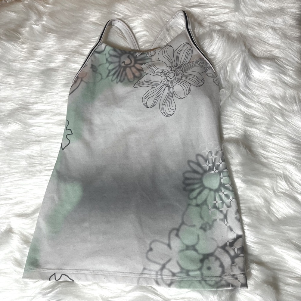 Lululemon razor back tank size‎ 4